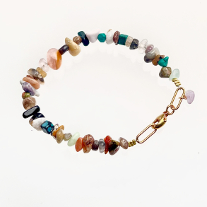 Armb�nd med multi color sten