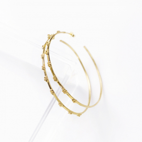 restik med hndlavede blomster