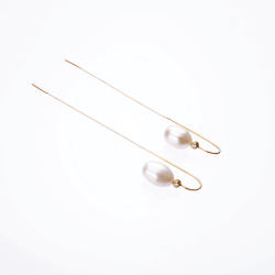 Krog med drbeformet ferskvandsperle 