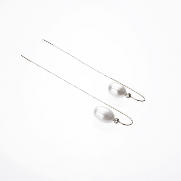 Krog med drbeformet ferskvandsperle 