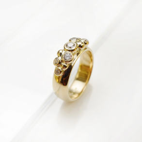 Boble ring med klaser af diamanter 